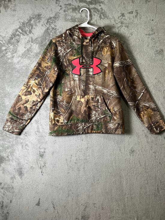 Under Armour Tops - Under Armour‎ Realtree Camo Hoodie Medium Pink Logo Pullover Hunting Sweatshirt